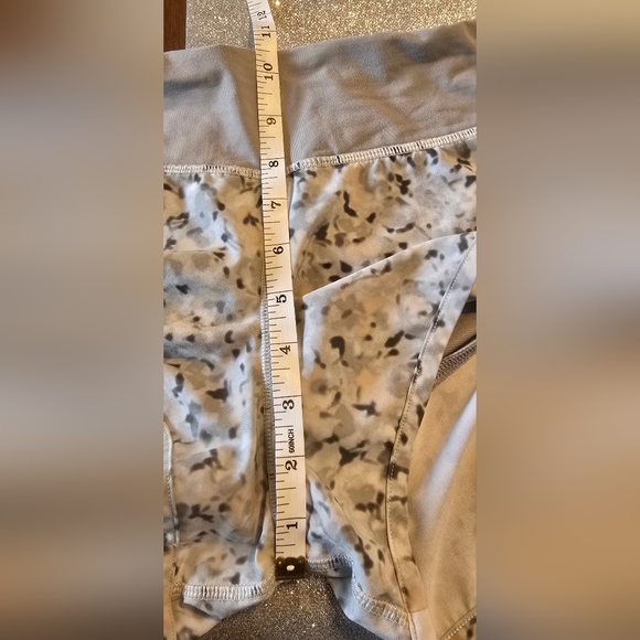 Lululemon Run: Speed Short *4 Way Stretch - Picture 9 of 10